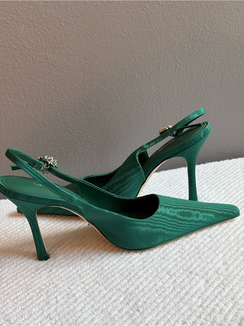 Larroude Carine Emerald Green Slingback Pumps with Crystal Buckle Size 6 New - Picture 5 of 7